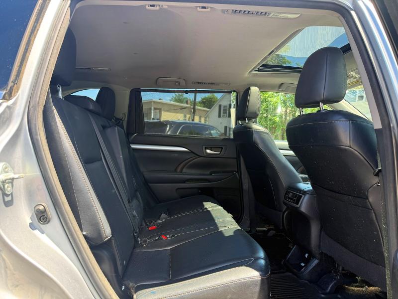 57941246 :رقم المزاد ، 5TDJKRFH3FS075698 vin ، 2015 Toyota Highlander مزاد بيع