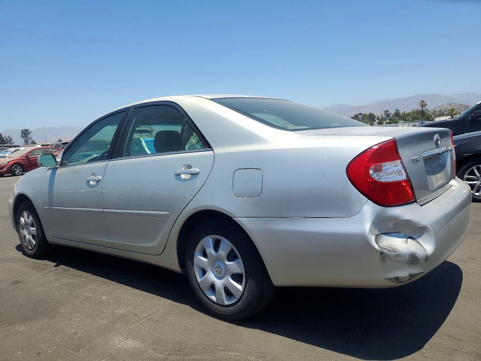 57025206 :رقم المزاد ، 4T1BE30K82U006147 vin ، 2002 Toyota Camry مزاد بيع