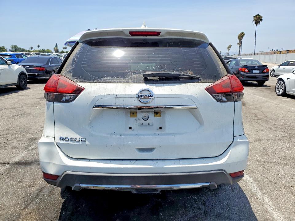 56536276 :رقم المزاد ، KNMAT2MT3HP511152 vin ، 2017 Nissan Rogue مزاد بيع