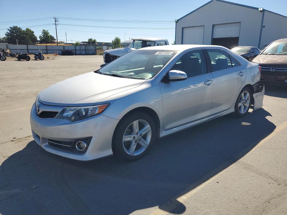 56841666 :رقم المزاد ، 4T1BF1FK2EU440738 vin ، 2014 Toyota Camry مزاد بيع