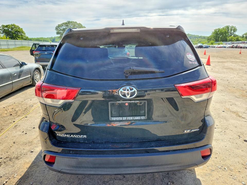 Aukcja sprzedaży 2018 Toyota Highlander, vin: 5TDJZRFH9JS560027, numer aukcji: 55762156