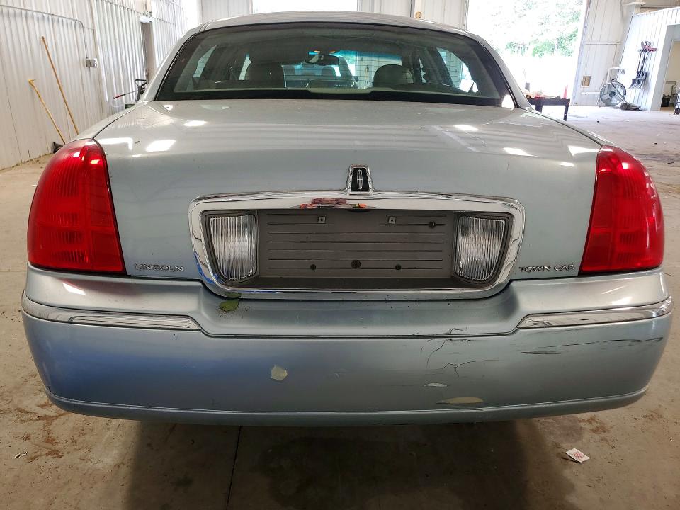 56740106 :رقم المزاد ، 1LNHM81V67Y625042 vin ، 2007 Linc Continental مزاد بيع
