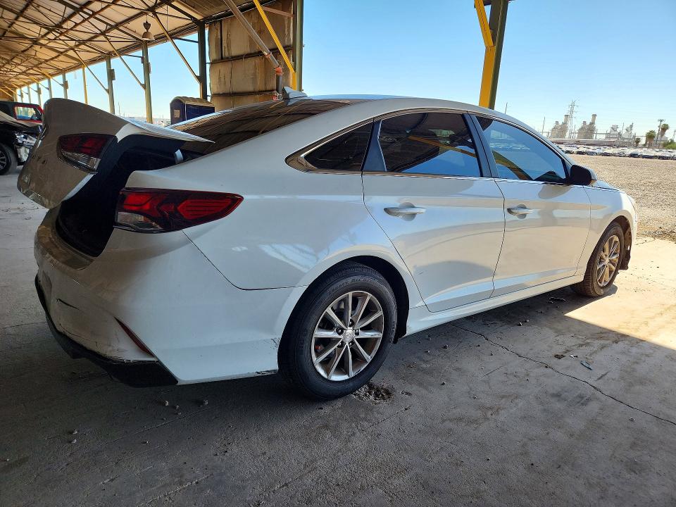 59319936 :رقم المزاد ، 5NPE24AF5JH678211 vin ، 2018 Hyundai Sonata مزاد بيع
