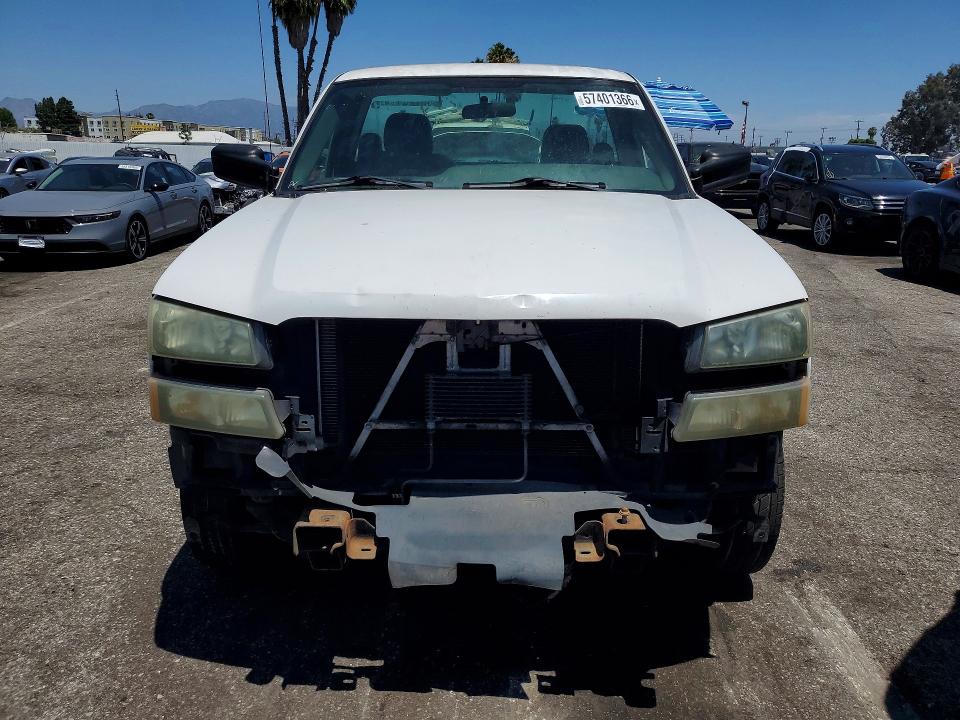 Продажа на аукционе авто 2004 Chevrolet Silverado, vin: 1GBHC24UX4E175162, номер лота: 57401366