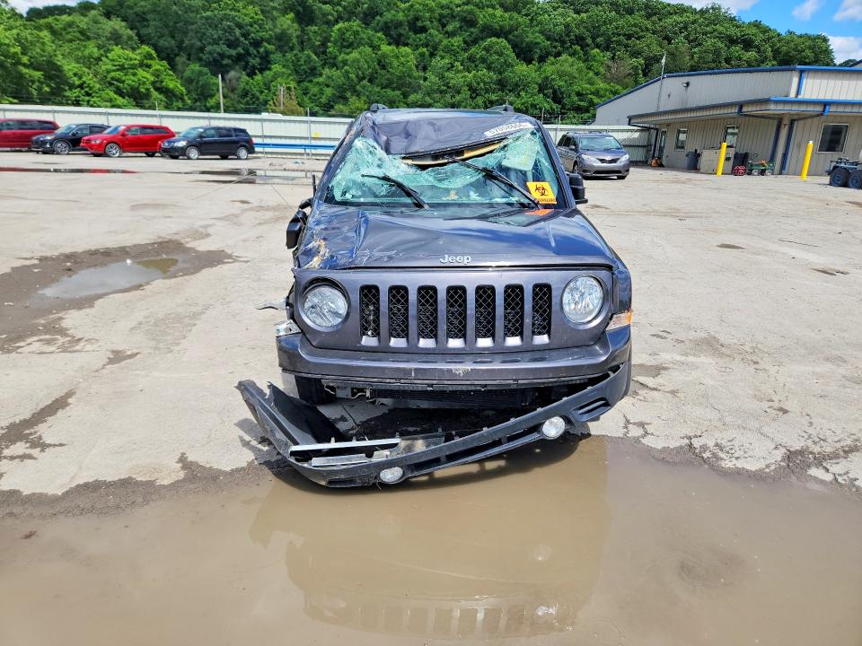 57058666 :رقم المزاد ، 1C4NJRFB7HD210633 vin ، 2017 Jeep Patriot مزاد بيع