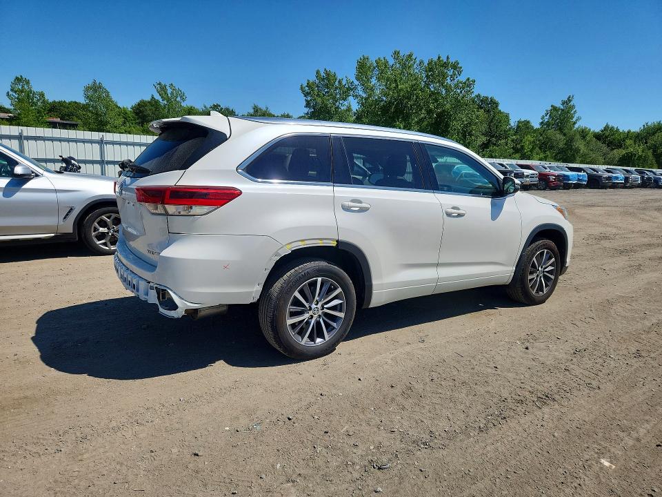 Aukcja sprzedaży 2018 Toyota Highlander, vin: 5TDJZRFH3JS906556, numer aukcji: 55613626