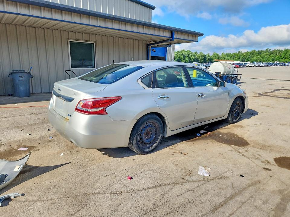 2013 Nissan Altima მანქანა იყიდება აუქციონზე, vin: 1N4AL3AP6DN522655, აუქციონის ნომერი: 57091526