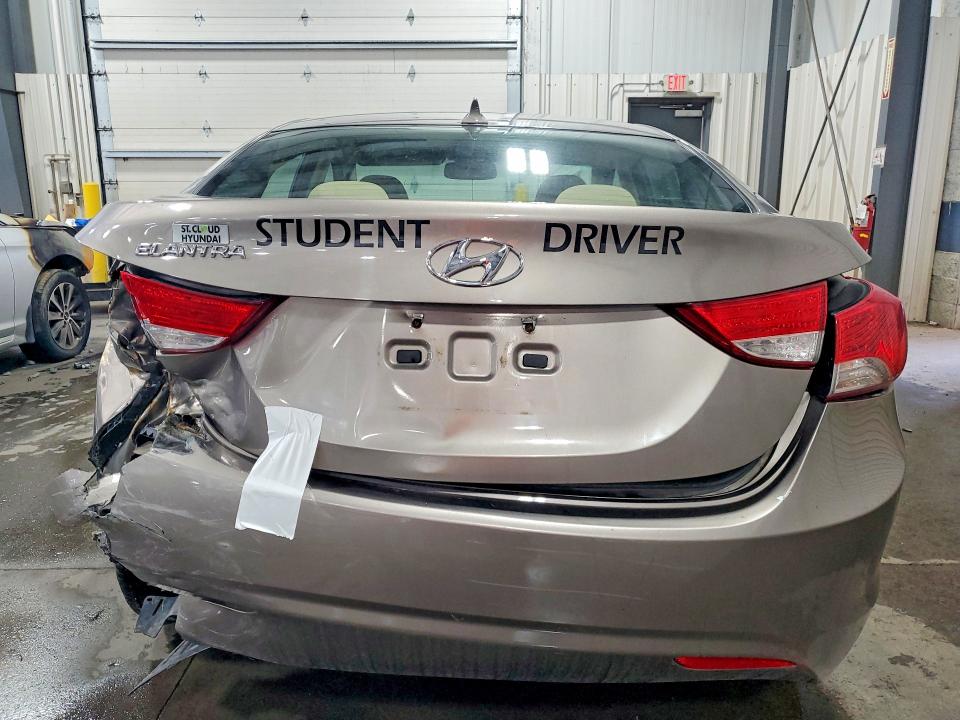 57346086 :رقم المزاد ، 5NPDH4AE9DH283924 vin ، 2013 Hyundai Elantra مزاد بيع