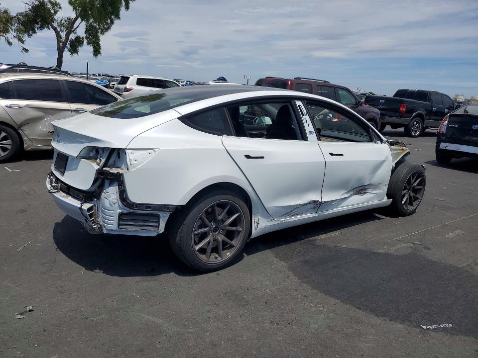 2022 Tesla Model 3 მანქანა იყიდება აუქციონზე, vin: 5YJ3E1EA9NF358731, აუქციონის ნომერი: 56327266