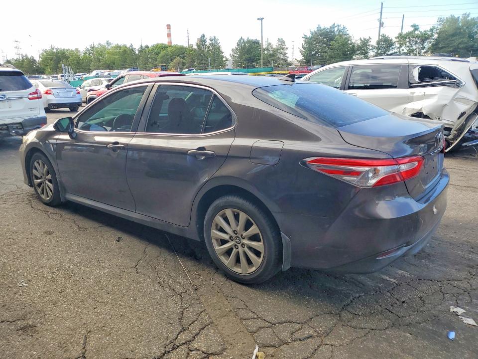 58117246 :رقم المزاد ، 4T1B11HKXKU703968 vin ، 2019 Toyota Camry مزاد بيع