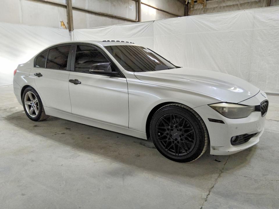 2015 Bmw 328 მანქანა იყიდება აუქციონზე, vin: WBA3C1C56FK119229, აუქციონის ნომერი: 57681426