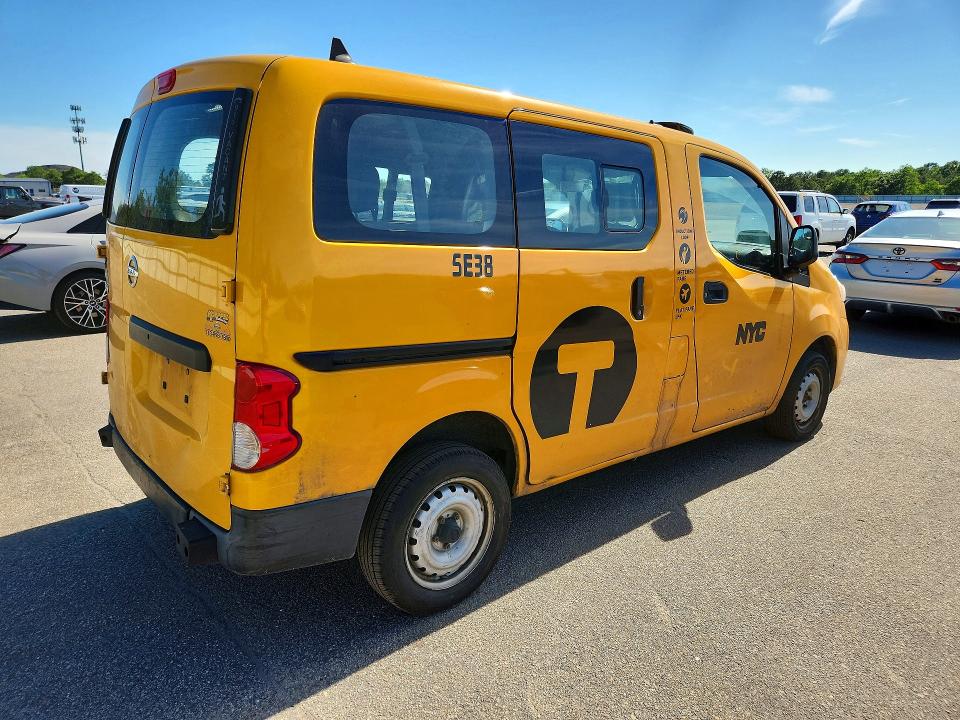 57364096 :رقم المزاد ، 3N8CM0JT3HK707743 vin ، 2017 Nissan Nv200 مزاد بيع
