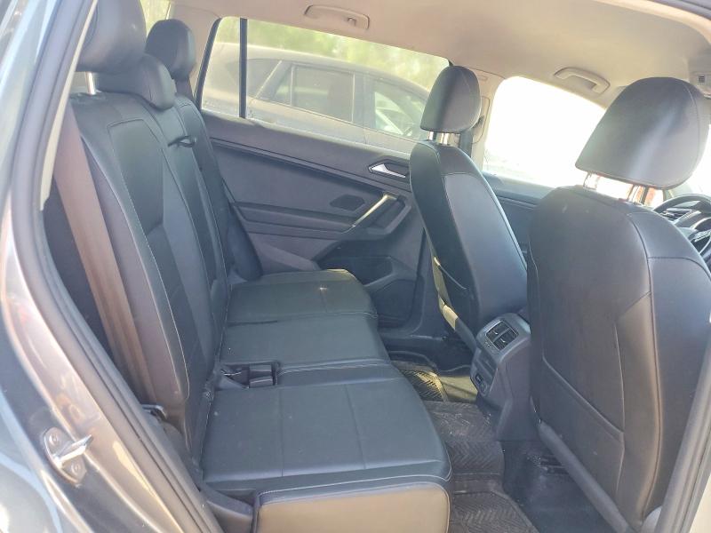 55757656 :رقم المزاد ، 3VV2B7AX2JM185420 vin ، 2018 Volkswagen Tiguan مزاد بيع