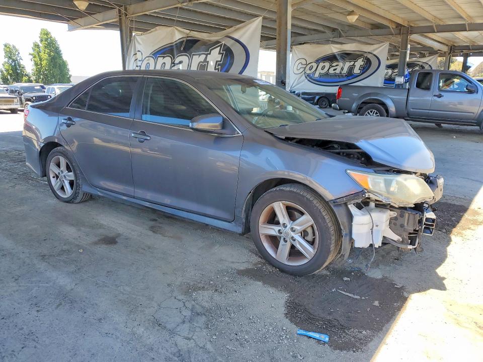 57433056 :رقم المزاد ، 4T1BF1FK1EU389037 vin ، 2014 Toyota Camry مزاد بيع
