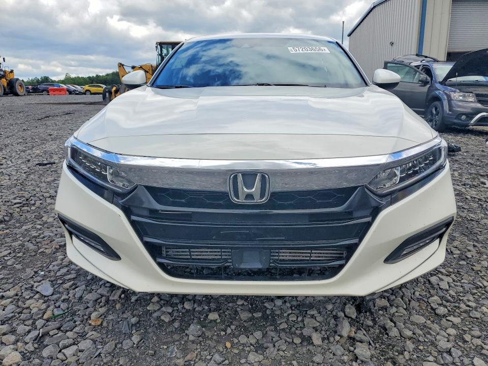 57203656 :رقم المزاد ، 1HGCV1F35JA085470 vin ، 2018 Honda Accord مزاد بيع