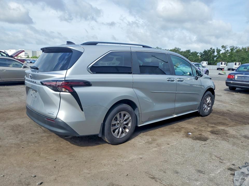 Продажа на аукционе авто 2024 Toyota Sienna, vin: 5TDYRKEC5RS198642, номер лота: 55738696