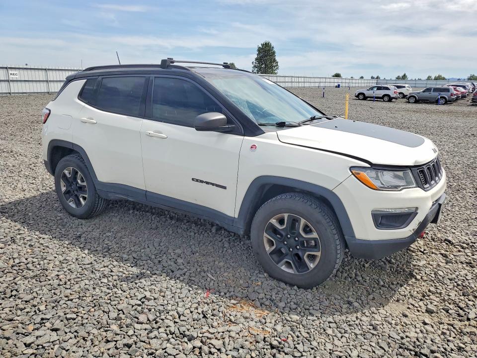 57573856 :رقم المزاد ، 3C4NJDDB3JT451708 vin ، 2018 Jeep Compass مزاد بيع