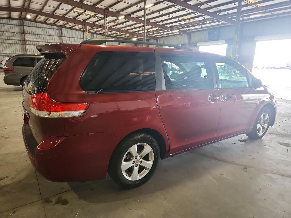 2011 Toyota Sienna მანქანა იყიდება აუქციონზე, vin: 5TDKK3DC4BS123311, აუქციონის ნომერი: 57145926