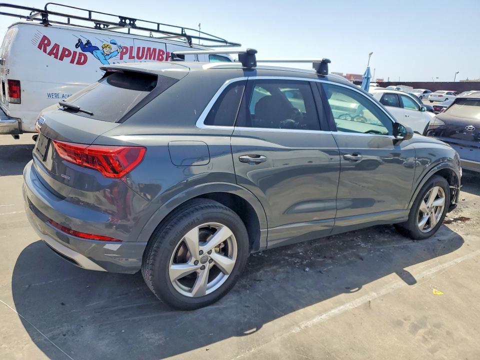 55918916 :رقم المزاد ، WA1BECF39L1062261 vin ، 2020 Audi Q3 مزاد بيع