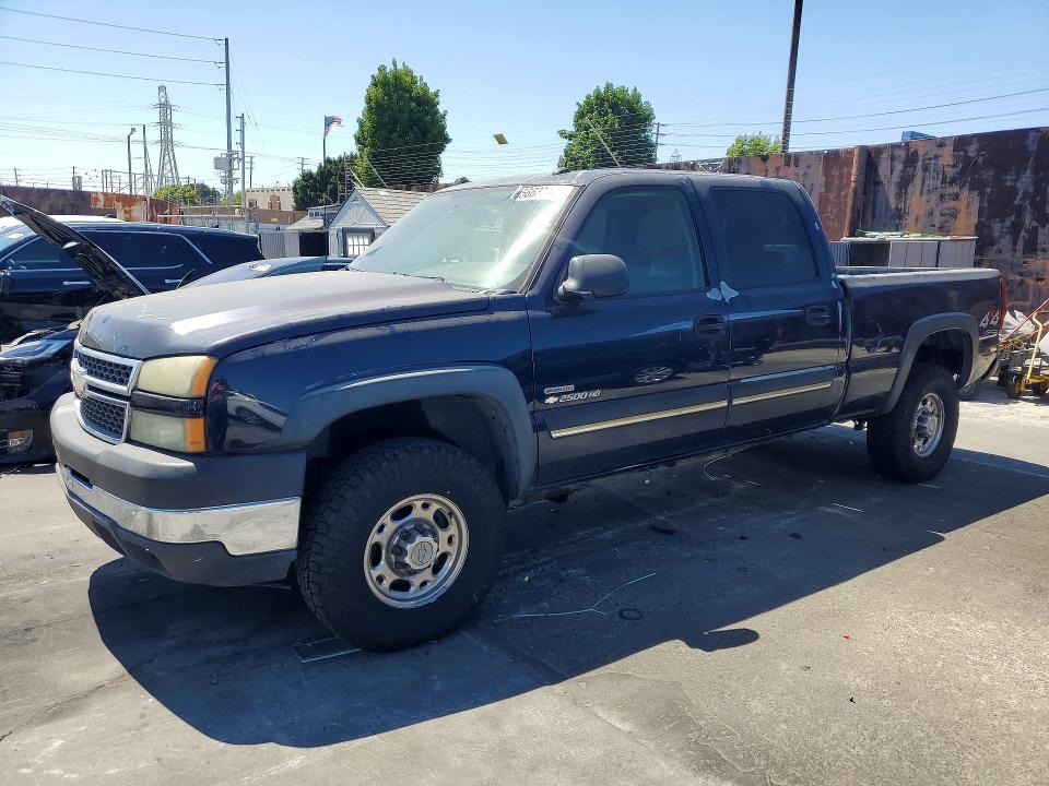 56637146 :رقم المزاد ، 1GCHK232X5F928599 vin ، 2005 Chevrolet Silverado مزاد بيع