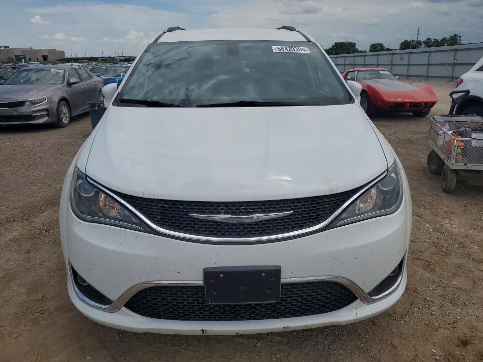 56429306 :رقم المزاد ، 2C4RC1EG0HR570186 vin ، 2017 Chrysler Pacifica مزاد بيع