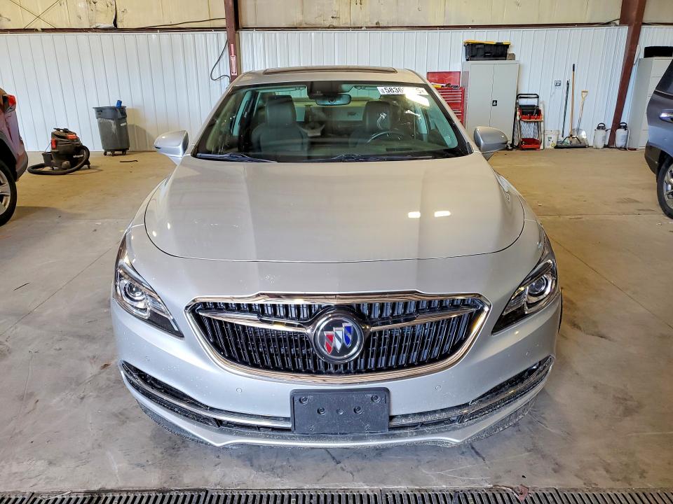 58366216 :رقم المزاد ، 1G4ZR5SS1JU142811 vin ، 2018 Buick Lacrosse مزاد بيع