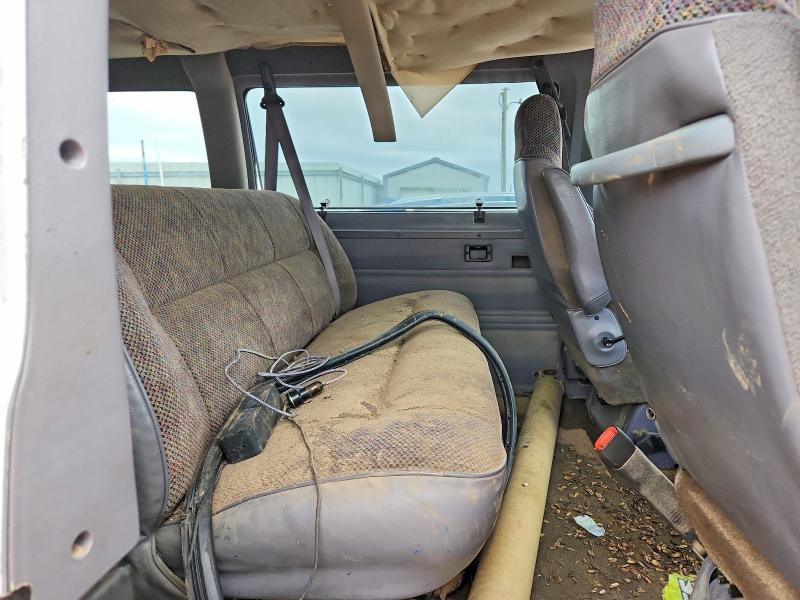 58129636 :رقم المزاد ، 2B5WB35Z1YK138632 vin ، 2000 Dodge Ram Wagon مزاد بيع
