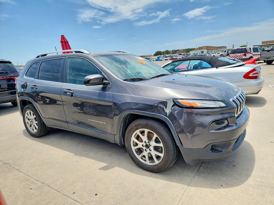 58827296 :رقم المزاد ، 1C4PJLLB2JD510953 vin ، 2018 Jeep Cherockee مزاد بيع
