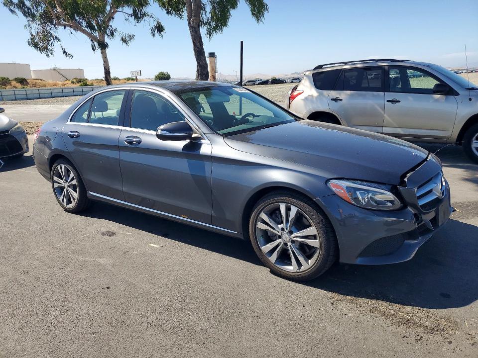 2015 Mercedes-benz C მანქანა იყიდება აუქციონზე, vin: 55SWF4KB2FU026039, აუქციონის ნომერი: 73340345