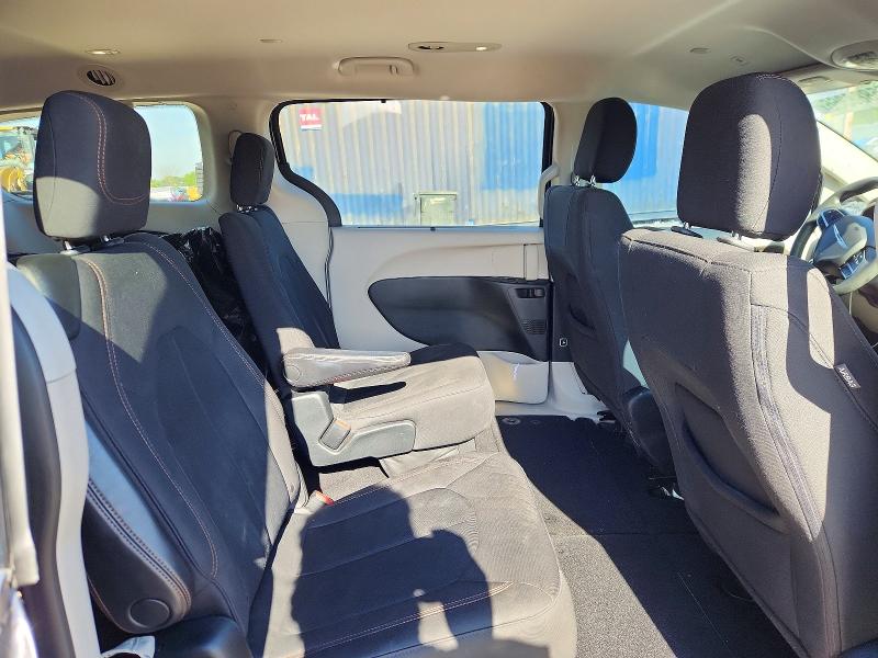 Продажа на аукционе авто 2018 Chrysler Pacifica, vin: 2C4RC1FGXJR115690, номер лота: 55888366