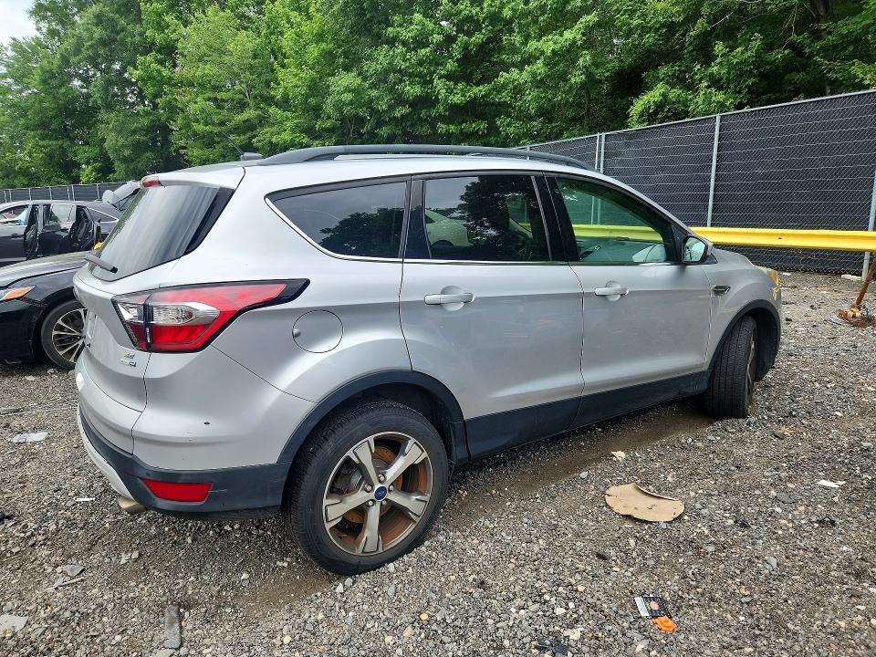 2017 Ford Escape მანქანა იყიდება აუქციონზე, vin: 1FMCU9GD1HUC16678, აუქციონის ნომერი: 58234076