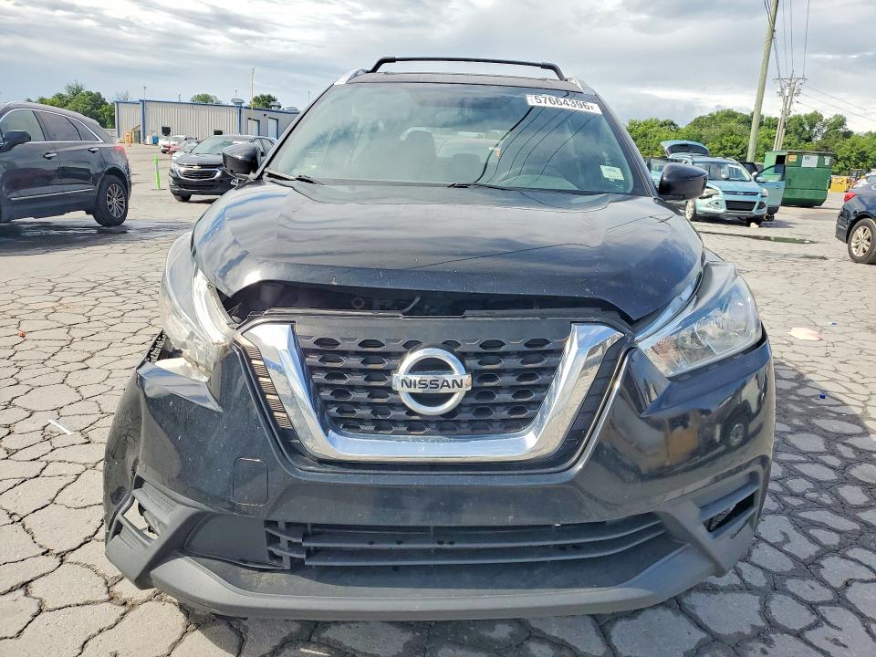 57664396 :رقم المزاد ، 3N1CP5CU1JL533230 vin ، 2018 Nissan Kicks مزاد بيع