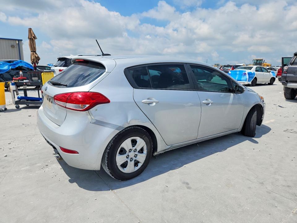 57561186 :رقم المزاد ، KNAFK5A89H5668736 vin ، 2017 Kia Forte مزاد بيع