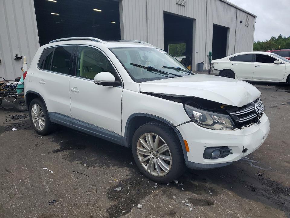 2016 Volkswagen Tiguan მანქანა იყიდება აუქციონზე, vin: WVGAV7AX5GW507411, აუქციონის ნომერი: 55771146