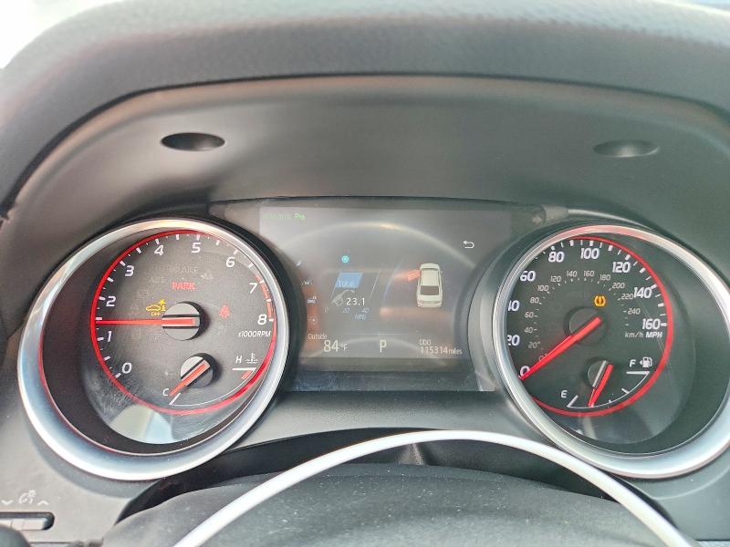 55829756 :رقم المزاد ، 4T1B61HK8JU562947 vin ، 2018 Toyota Camry مزاد بيع