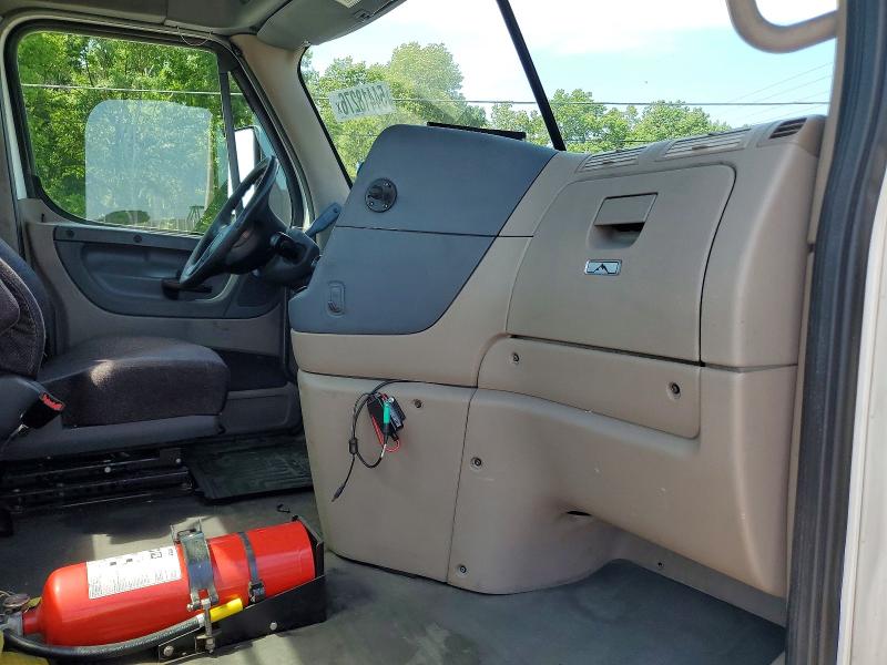 Продаж на аукціоні авто 2019 Freightliner Cascadia 125, vin: 3AKBGDDR2KSKS5006, номер лоту: 54418276