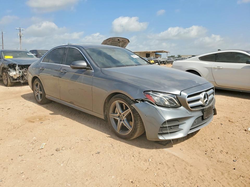 58511676 :رقم المزاد ، WDDZF4JB5HA271533 vin ، 2017 Mercedes-benz E مزاد بيع