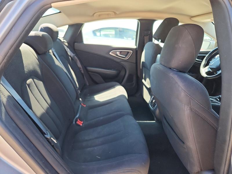 56868226 :رقم المزاد ، 1C3CCCAB8FN604708 vin ، 2015 Chrysler 200 مزاد بيع