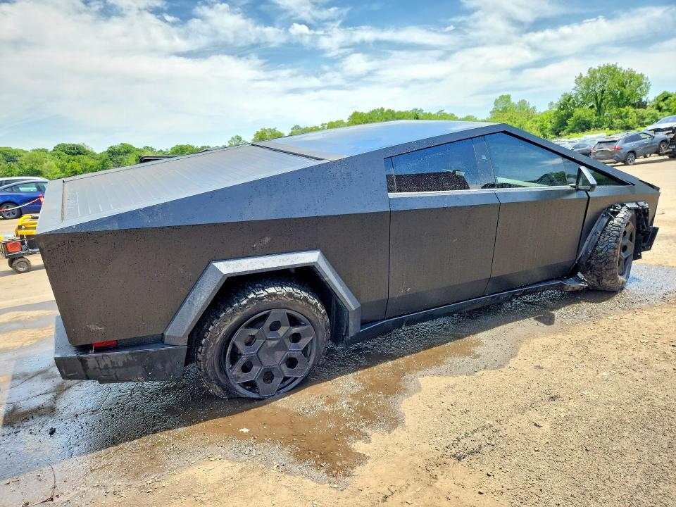 Продажа на аукционе авто 2024 Tesla Cybertruck, vin: 7G2CEHEE9RA034190, номер лота: 56243806
