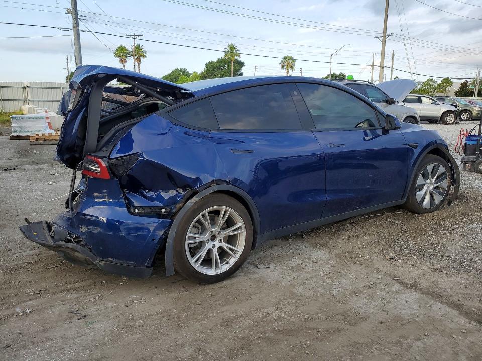 85457635 :رقم المزاد ، 7SAYGAEE8NF383562 vin ، 2022 Tesla Model Y مزاد بيع
