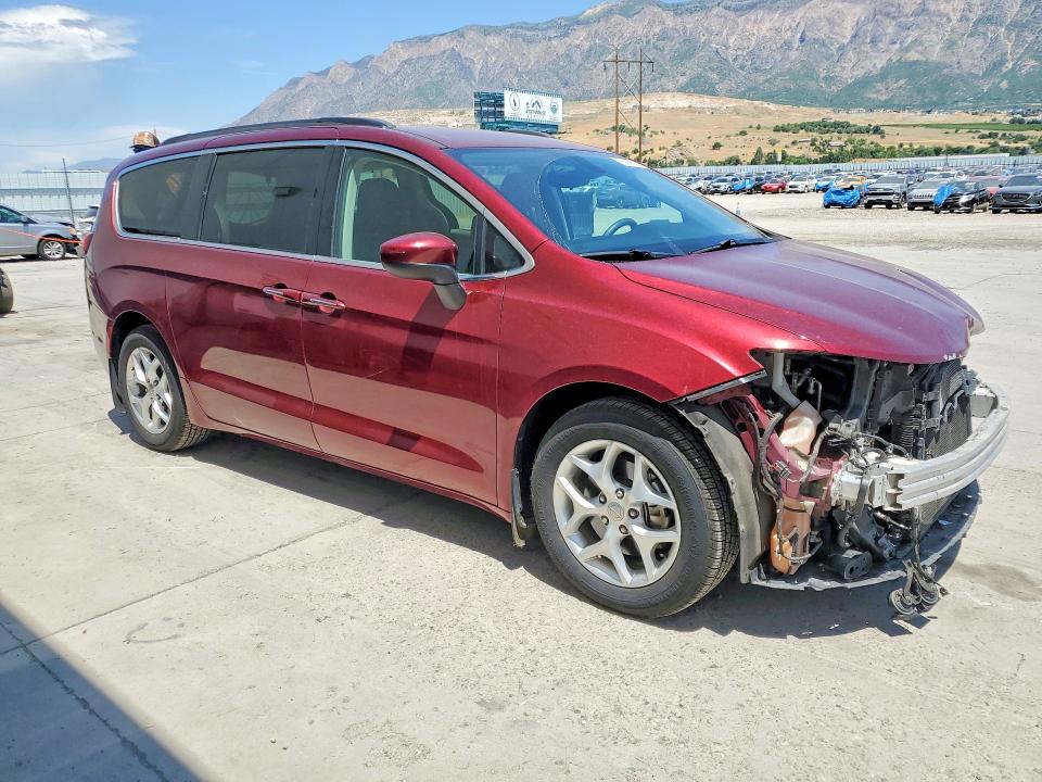 58369026 :رقم المزاد ، 2C4RC1BG8HR780037 vin ، 2017 Chrysler Pacifica مزاد بيع
