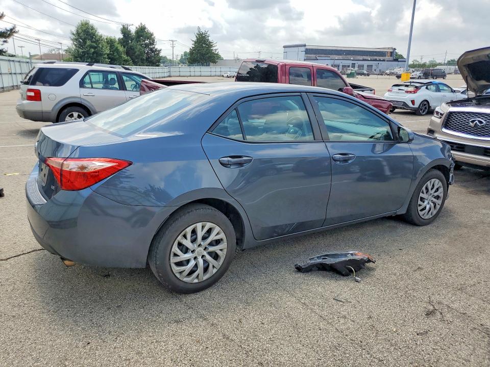 2017 Toyota Corolla მანქანა იყიდება აუქციონზე, vin: 2T1BURHE1HC877020, აუქციონის ნომერი: 56187396