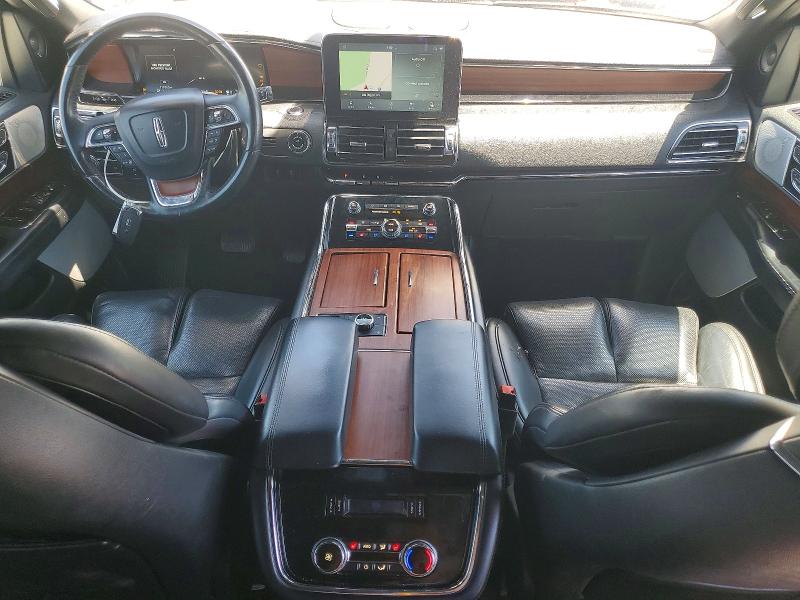 56167436 :رقم المزاد ، 5LMJJ2LT8LEL14174 vin ، 2020 Lincoln Navigator مزاد بيع