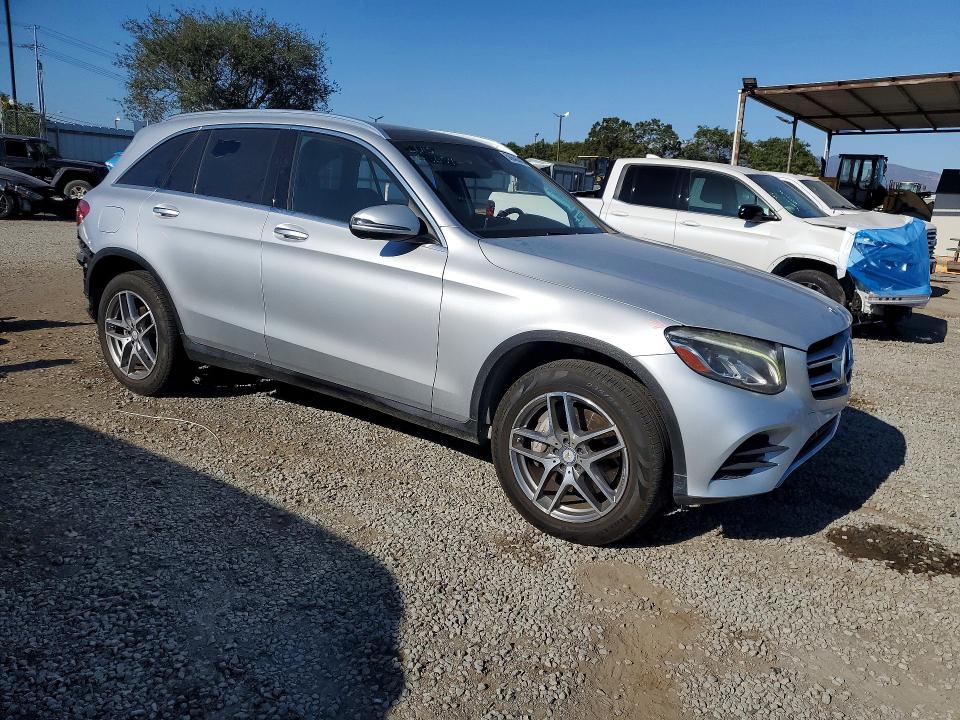58840646 :رقم المزاد ، WDC0G4JBXHF132737 vin ، 2017 Mercedes-benz Glc مزاد بيع