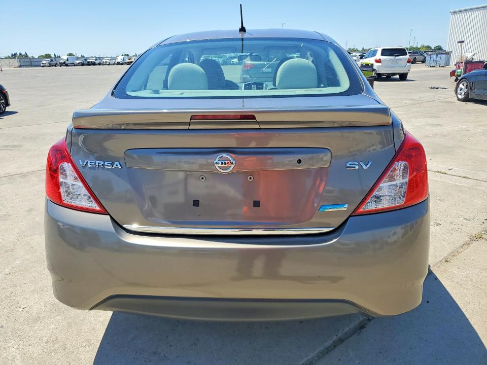 57582476 :رقم المزاد ، 3N1CN7AP9FL850386 vin ، 2015 Nissan Versa مزاد بيع