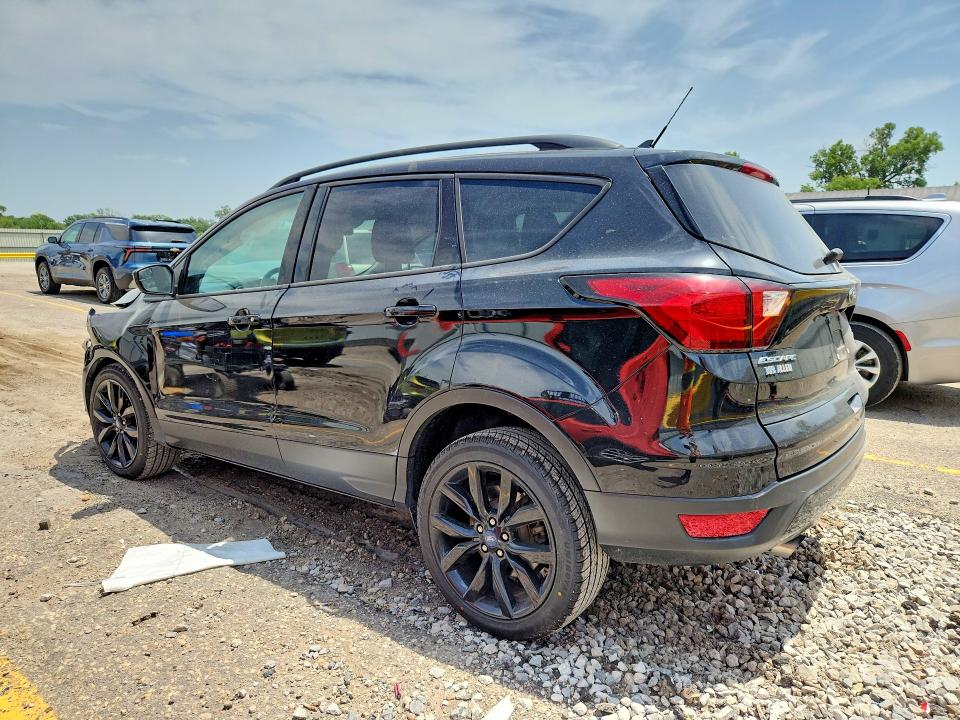 58926826 :رقم المزاد ، 1FMCU9GDXKUC03743 vin ، 2019 Ford Escape مزاد بيع