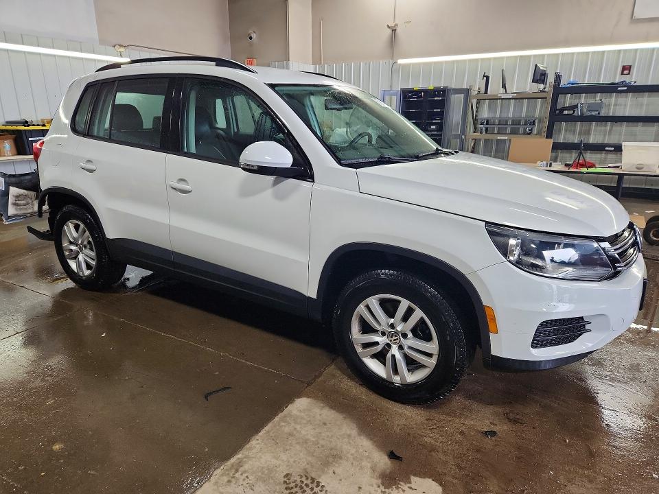 2016 Volkswagen Tiguan მანქანა იყიდება აუქციონზე, vin: WVGBV7AX6GW533441, აუქციონის ნომერი: 57681716