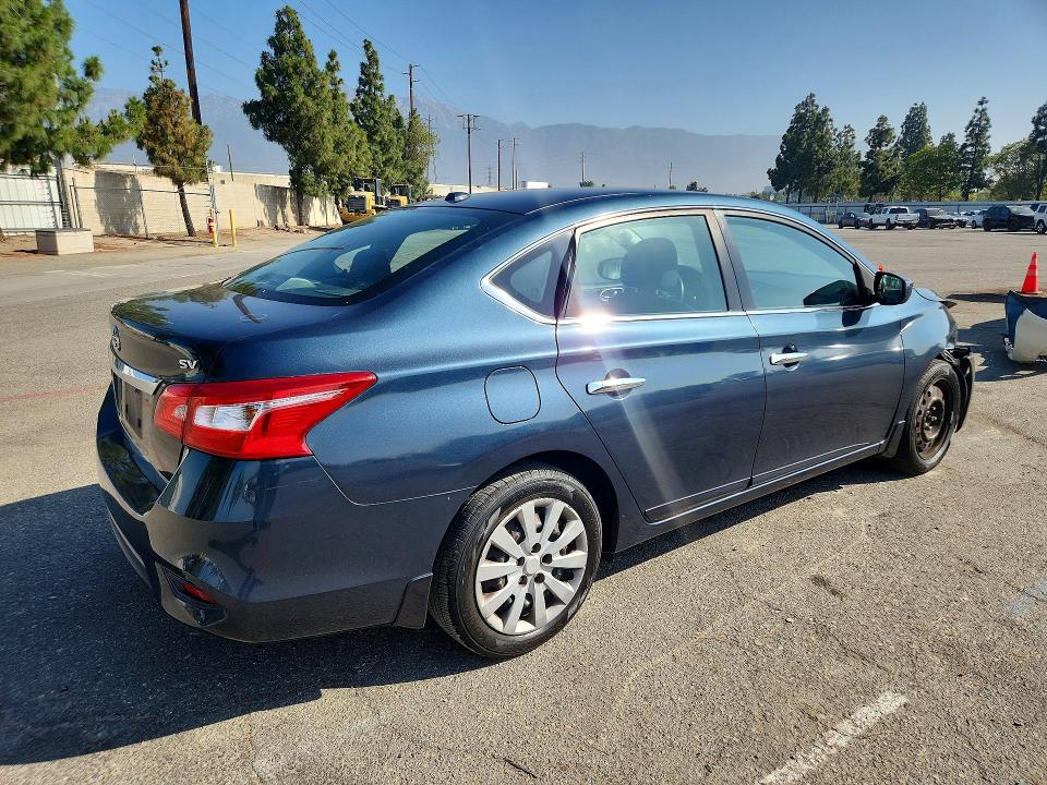 2017 Nissan Sentra მანქანა იყიდება აუქციონზე, vin: 3N1AB7AP8HL640302, აუქციონის ნომერი: 56415196
