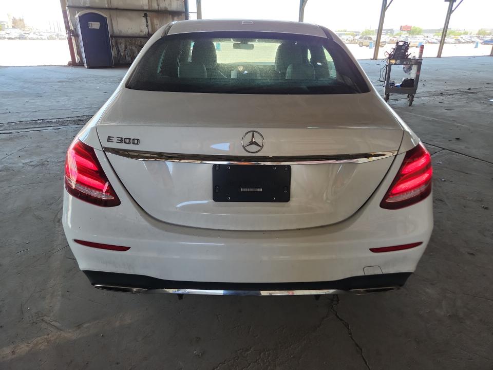 59332896 :رقم المزاد ، WDDZF4JB6KA658678 vin ، 2019 Mercedes-benz E مزاد بيع