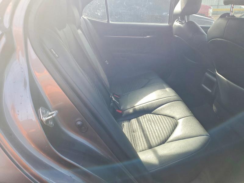 54686686 :رقم المزاد ، 4T1B11HK2KU794122 vin ، 2019 Toyota Camry مزاد بيع